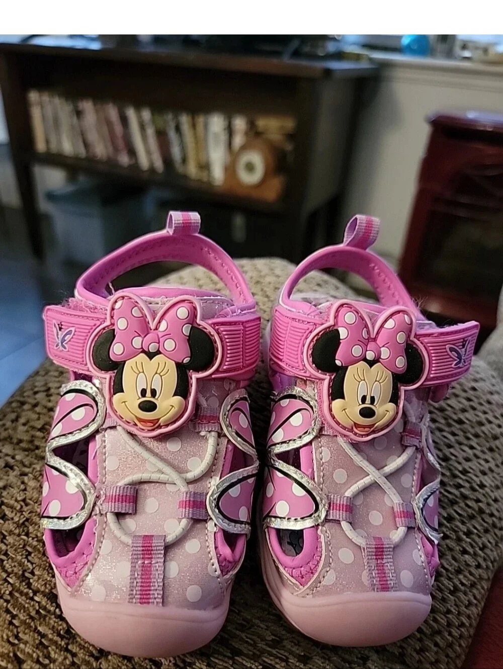Toddler Girls' Minnie Mouse Light-Up Pink Minnie Mouse Kids Sandals Size 7